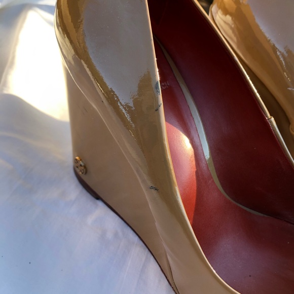 Tory Burch Pumps / Wedge Heels in Nude, Red Insole - Picture 13 of 13